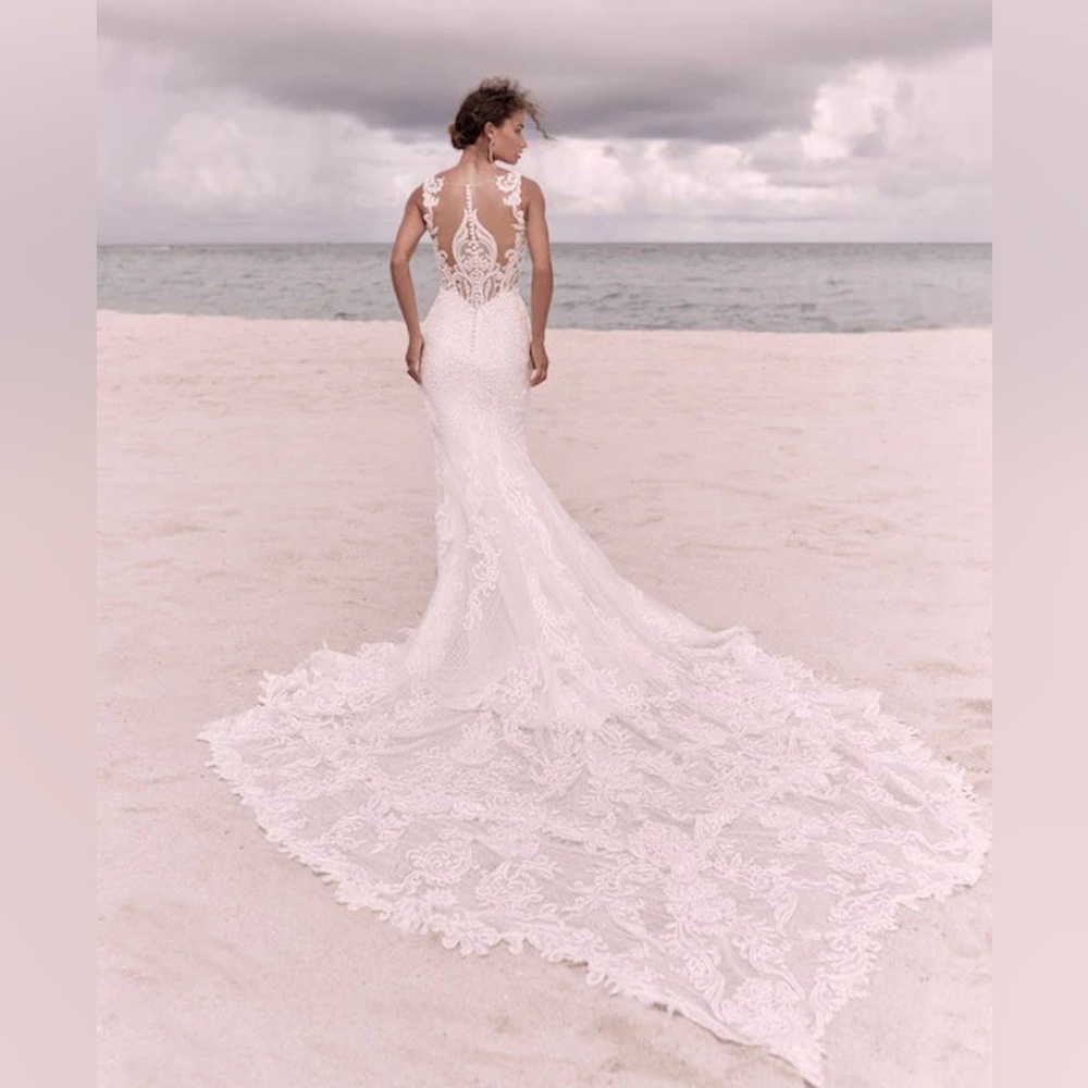 Maggie Sottero Hamilton Wedding Dress - Picture 9 of 9